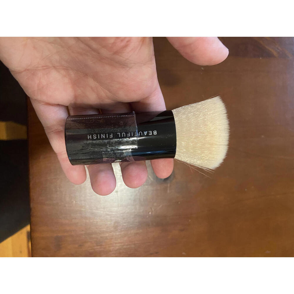 Beautiful Finish Makeup Brush - Flat Top Kabuki Brush